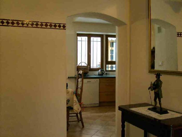 Hall to kitchen