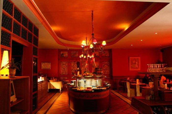 The restaurant Le Mas Vermeil - Inside
