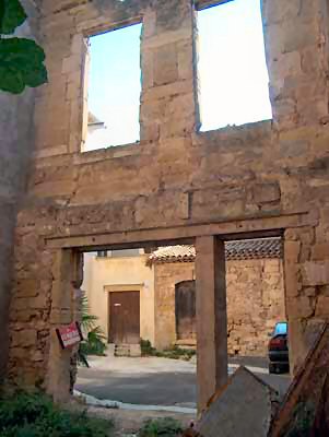 From Front Room/space Towards Courtyard