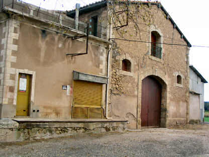 Big Wine 'Cave' - Renovable Building